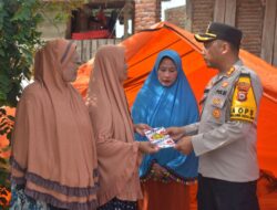 Kapolres Bulukumba Kunjungi Korban Angin Puting Beliung dan Salurkan Bantuan