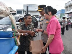 Polres Bulukumba Bagikan Takjil Buka Puasa dan Gelar Kegiatan “Ngaji On The Road”