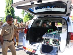 Bupati Andi Utta Serahkan Mobil Ambulans RSUD H. Andi Makkarodda Tanete