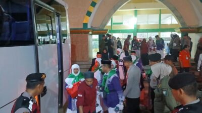 Polres Bulukumba Kawal Ketat Pemberangkatan Calon Jamaah Haji 2025