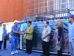 Bupati Andi Utta Serahkan Sapi Kurban Bantuan Presiden RI Seharga Rp77 Juta