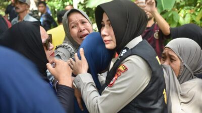 Tegas dan Humanis, Eksekusi Dua Rumah dan Kebun di Bulukumba Berjalan Kondusif