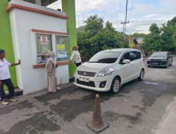 Pantau Arus Libur Nataru, Kadisparpora Bulukumba Edukasi Pengunjung Terkait Pembayaran Non Tunai