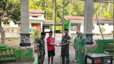 Sucikan Hati dengan Berbagi, Koramil 1411-06/Bontotiro dan Persit Ranting 7/Bontotiro Hadirkan Senyum Jelang Berbuka