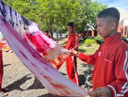 Rumah Membatik Bunga Mawar Bulukumba Latih Siswa SRMP 23 Makassar Bikin Sarung Batik Shibori