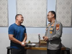 Wujud Soliditas TNI–Polri, Kapolres Beri Kejutan Ultah dan Doakan Kesembuhan Dandim Bulukumba