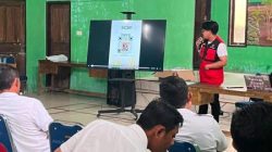 Dukung Pertanian Modern, Mahasiswa KKN-T Unhas Ajarkan Petani Manfaat AI, Barcode, dan Penyimpanan Pascapanen