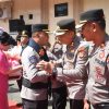Penuh Haru, AKBP Restu Wijayanto dan Istri Dilepas dengan Isak Tangis Personel Polres Bulukumba