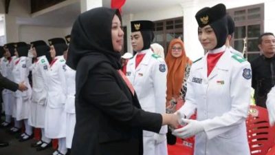 Ketua DPRD Bulukumba Hadiri Pengukuhan Paskibraka dan Penyerahan Bingkisan untuk Veteran