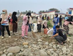 Sekwan DPRD Bulukumba Pimpin Aksi Bersih Pantai Merpati, Dukung Festival Pinisi dan Adipura
