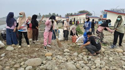 Sekwan DPRD Bulukumba Pimpin Aksi Bersih Pantai Merpati, Dukung Festival Pinisi dan Adipura